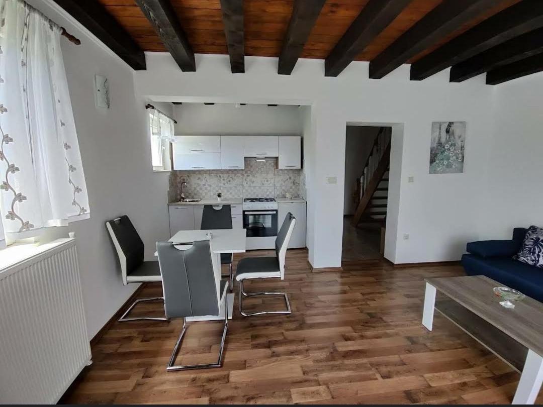 Apartman Niki Lič Exterior foto